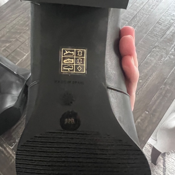 Brand new size 12 woman’s boots - Picture 3 of 11